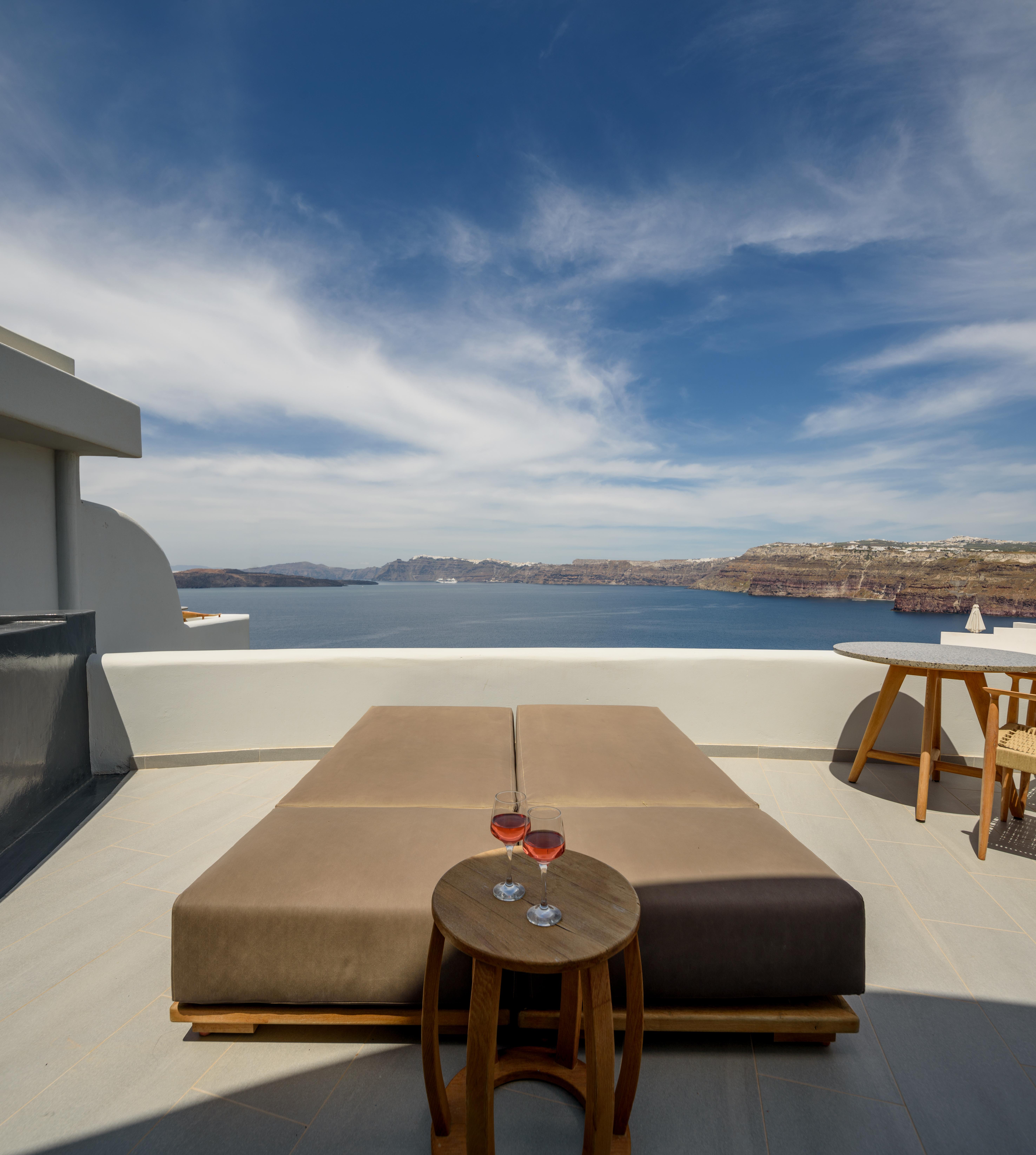 Neptune Luxury Suites Akrotiri  Exterior photo