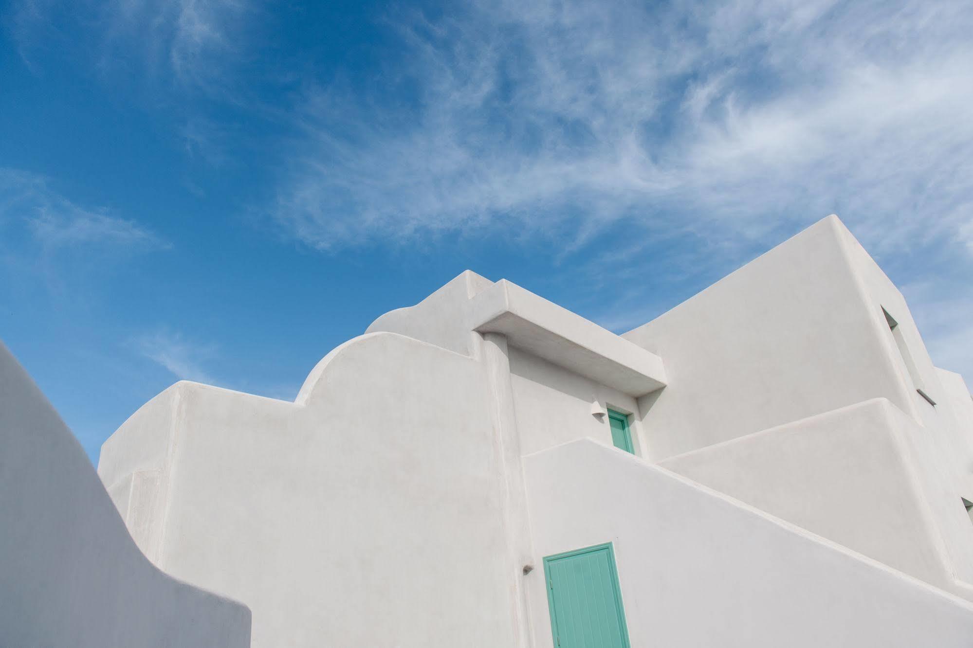 Neptune Luxury Suites Akrotiri  Exterior photo